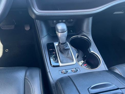 Used 2017 Toyota Highlander Limited AWD/4WD image 21