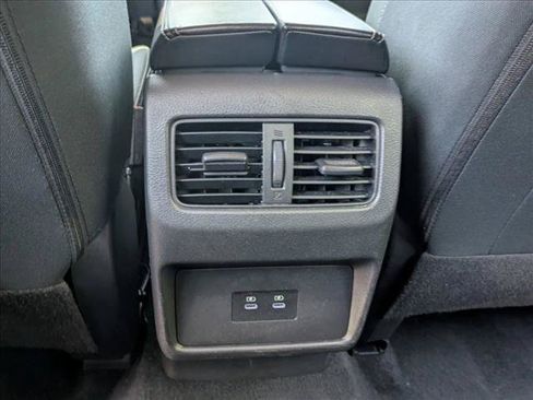 Used 2024 Nissan Rogue SV AWD/4WD image 16