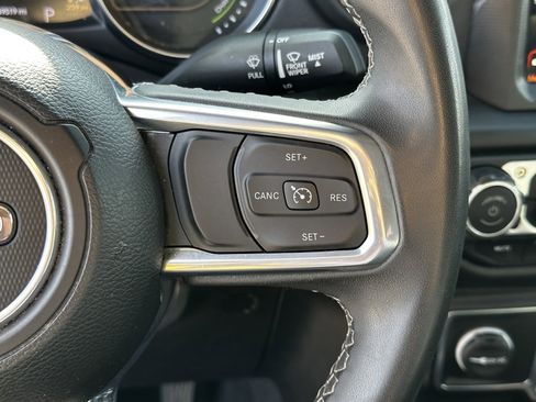 Used 2023 Jeep Wrangler Unlimited Sahara image 26