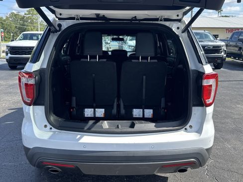 Used 2017 Ford Explorer XLT w/ Equipment Group 202A FWD image 12