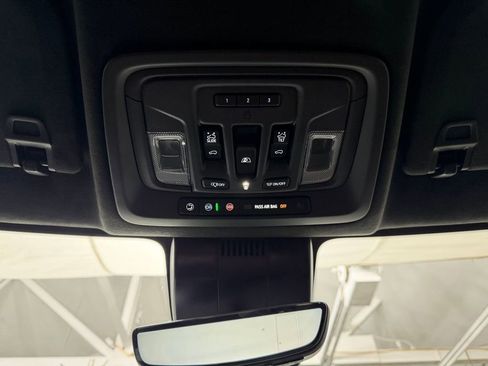 Used 2024 GMC Sierra 2500 Denali Ultimate AWD/4WD image 16