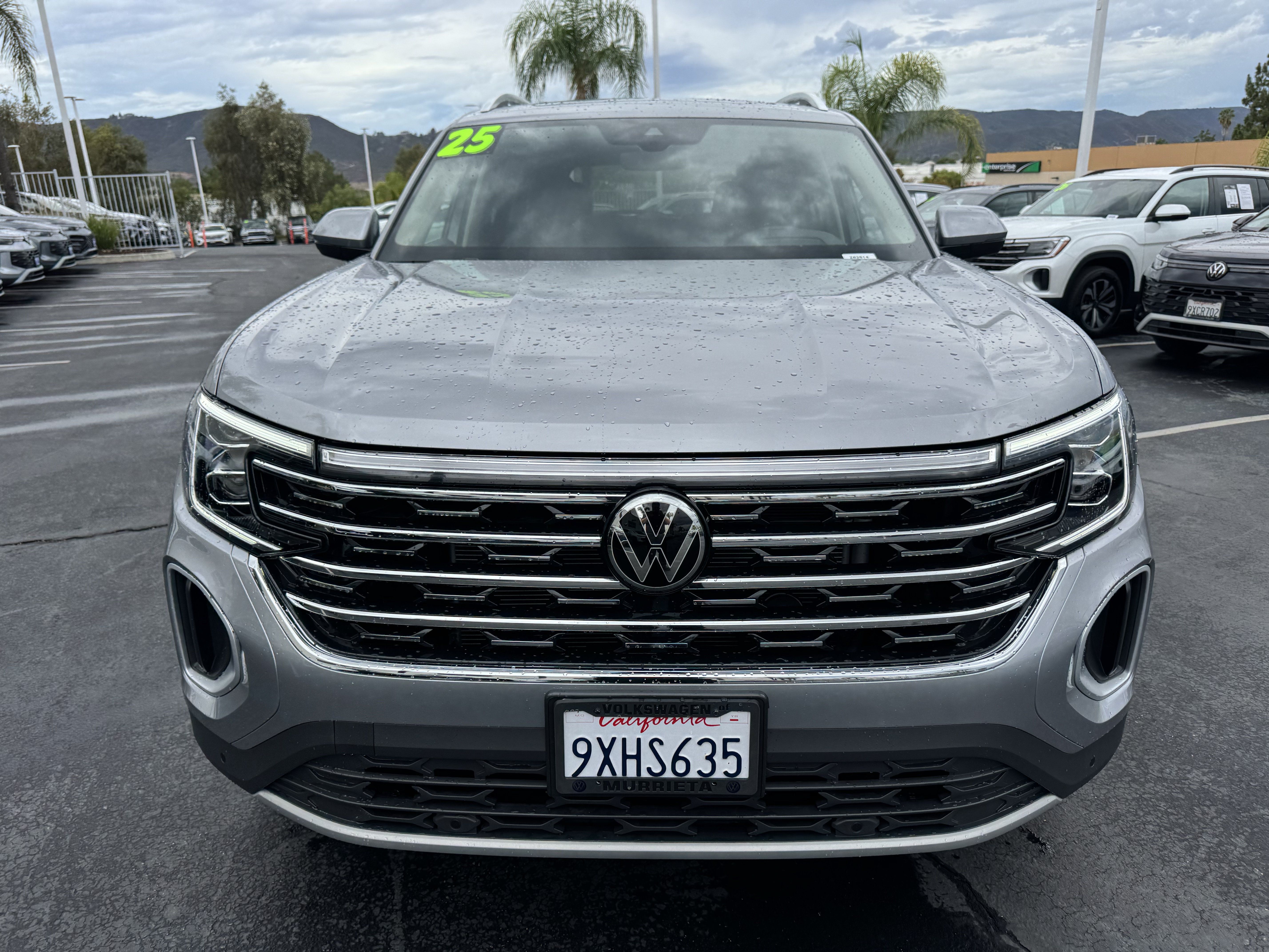 Used 2025 Volkswagen Atlas SEL AWD/4WD image 3