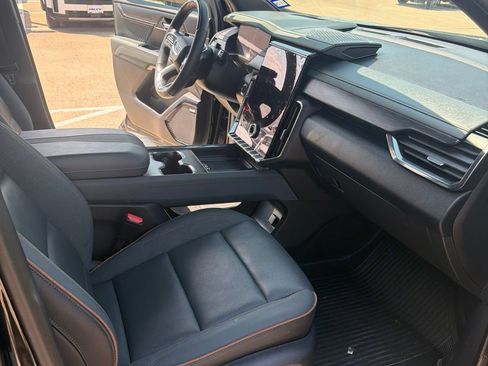 Used 2025 GMC Acadia AT4 w/ Super Cruise Package AWD/4WD image 19