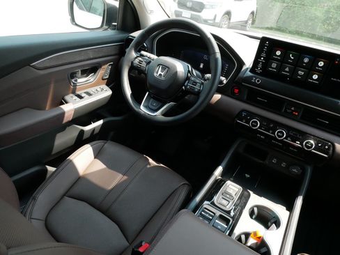 Used 2026 Honda Pilot Elite image 9