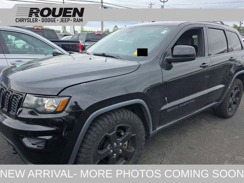 Used 2018 Jeep Grand Cherokee Laredo AWD/4WD image 1