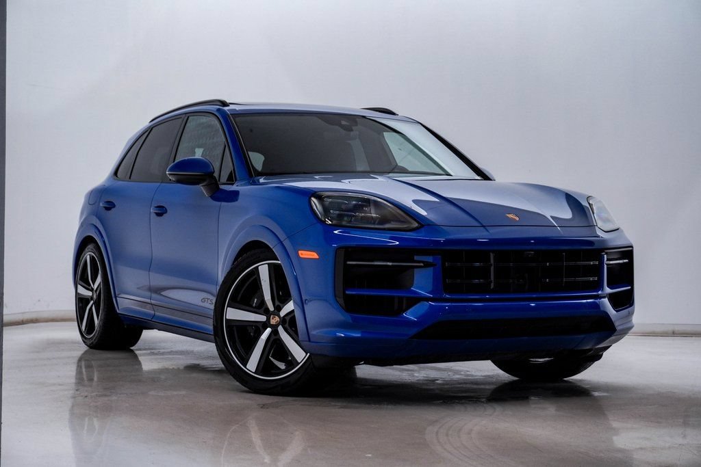 Used 2025 Porsche Cayenne GTS AWD/4WD image 8