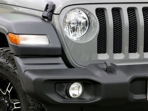Used 2023 Jeep Wrangler Sport AWD/4WD image 3