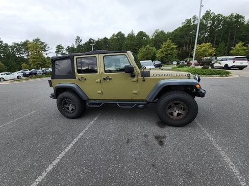 Used 2013 Jeep Wrangler Unlimited Rubicon AWD/4WD image 15
