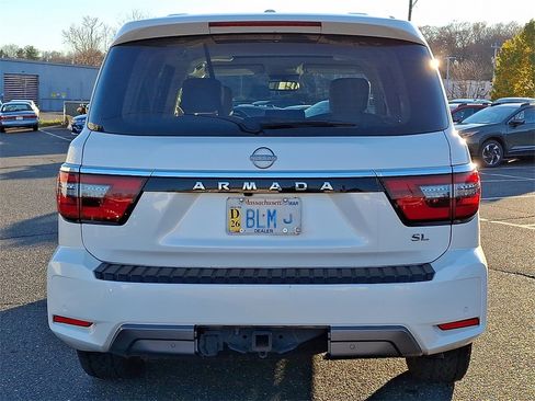 Used 2024 Nissan Armada SL w/ Captain's Chairs Package image 5