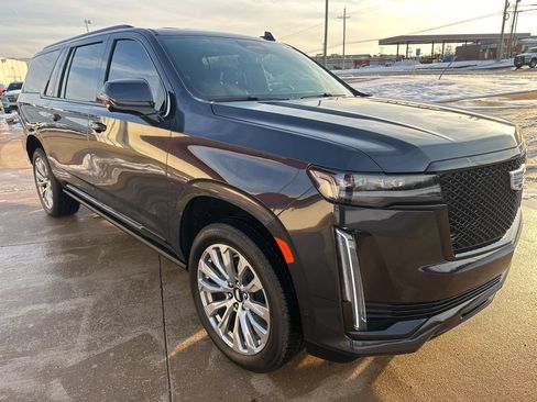 Certified 2024 Cadillac Escalade ESV Sport Platinum w/ LPO, ONYX Package AWD/4WD image 7