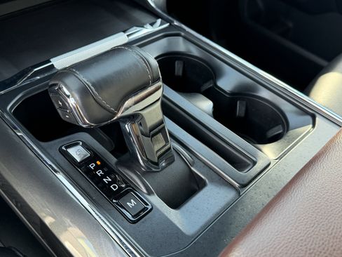 Certified 2022 Ford F150 Lariat w/ Equipment Group 502A High image 19