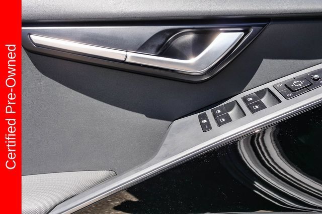 Certified 2025 Kia Niro EX FWD image 24