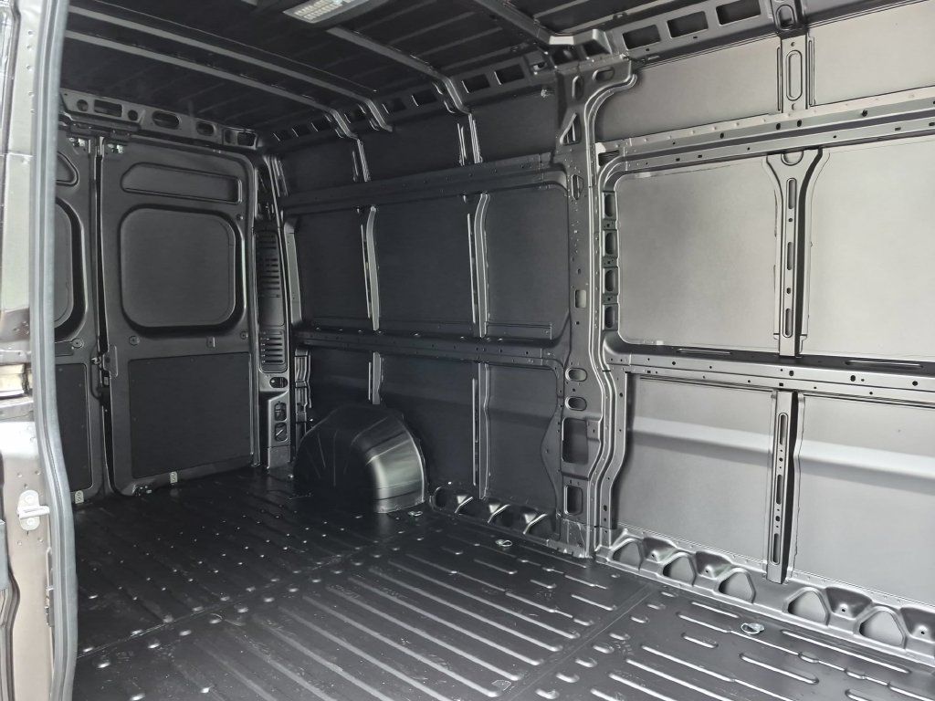 New 2027 RAM ProMaster 2500 w/ Convenience Group FWD image 15