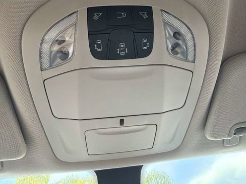 Used 2022 Chrysler Voyager LX FWD image 32