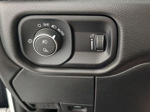 Used 2025 RAM 2500 Tradesman AWD/4WD image 13