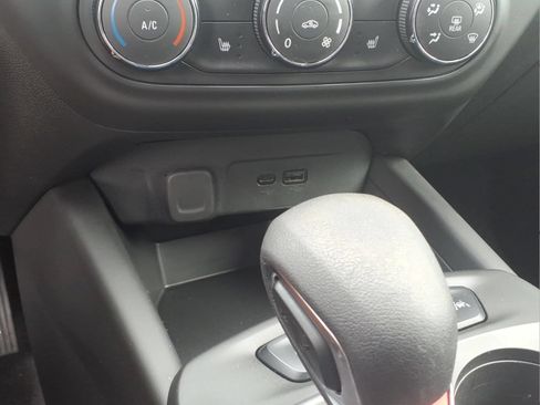 Used 2024 Chevrolet Trax RS w/ Driver Confidence Package FWD image 18