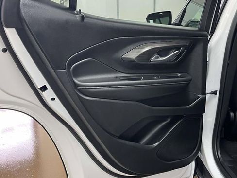 Used 2024 GMC Terrain SLE image 16