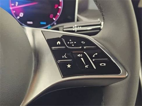 Used 2025 Mercedes-Benz GLC 300 4MATIC image 48