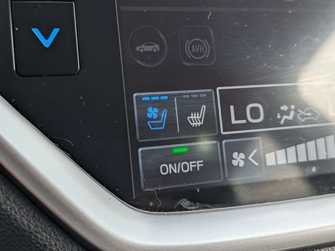 Used 2023 Subaru Ascent Touring AWD/4WD image 28