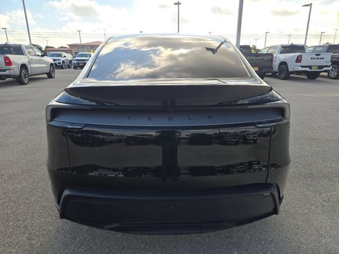 Used 2026 Tesla Model Y 2WD image 4