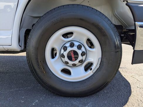 Used 2024 GMC Savana 2500 w/ Driver Convenience Package image 11