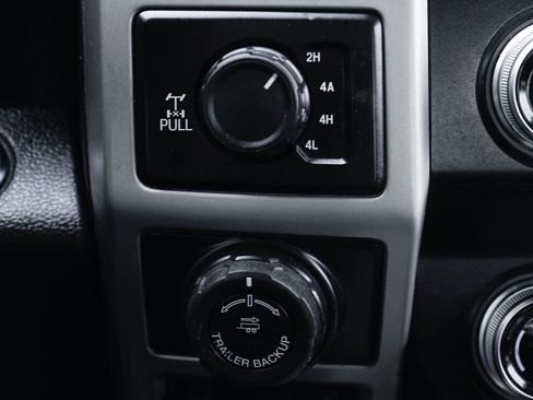 Used 2019 Ford F150 Lariat w/ Equipment Group 502A Luxury AWD/4WD image 32