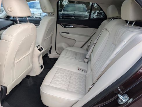 Used 2023 Buick Envision Avenir image 16