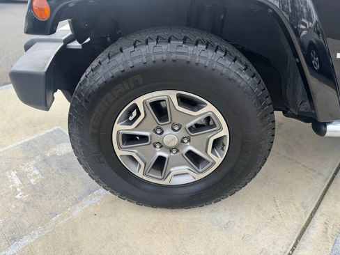 Used 2014 Jeep Wrangler Sahara w/ Mopar Chrome Edition Group image 17