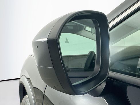Used 2023 Nissan Rogue S FWD image 16