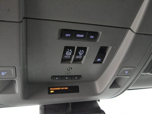 Used 2018 Chevrolet Silverado 1500 High Country image 20