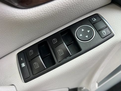 Used 2013 Mercedes-Benz C 250 Sedan w/ Multimedia Pkg image 36