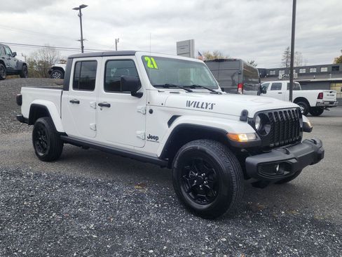Certified 2021 Jeep Gladiator Willys image 3