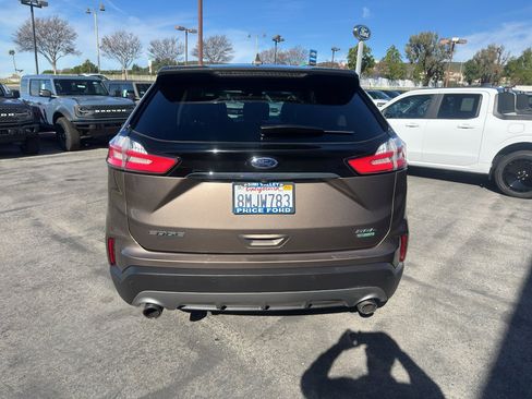 Used 2019 Ford Edge SEL w/ Equipment Group 201A image 3