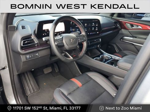 Used 2024 Chevrolet Traverse RS image 23