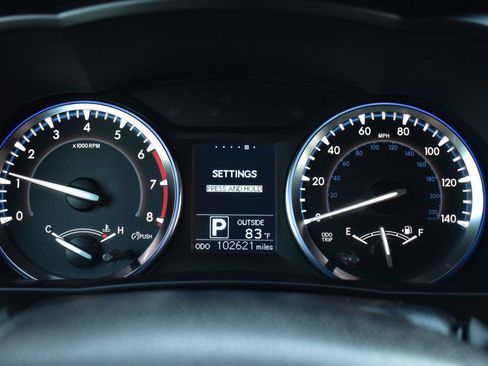 Used 2014 Toyota Highlander LE FWD image 29