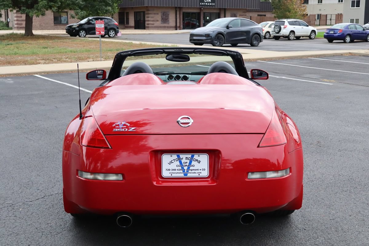 Used 2004 Nissan 350Z Enthusiast RWD image 19