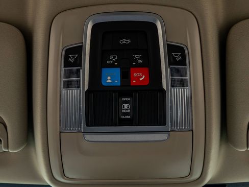 Used 2025 RAM 3500 Laramie image 30