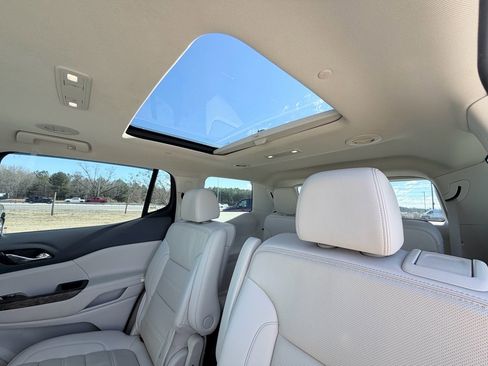 Used 2021 GMC Acadia Denali w/ Denali Technology Package image 28