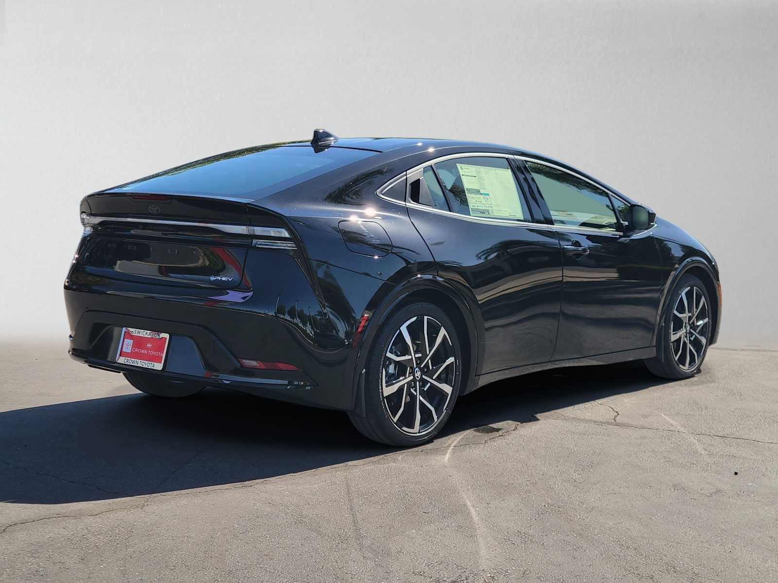 New 2027 Toyota Prius Plug-In Hybrid FWD image 3