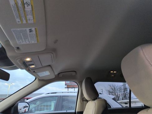 Used 2020 Ford Explorer XLT w/ Comfort Package image 21