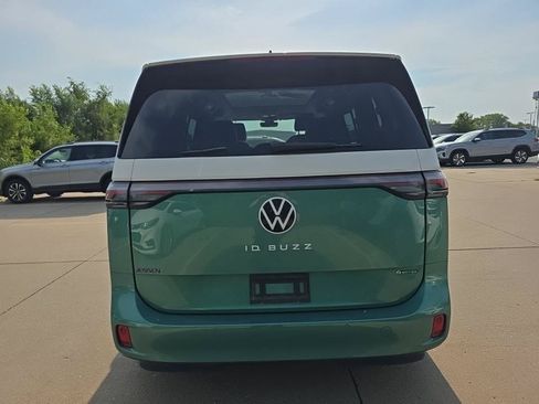 Used 2025 Volkswagen ID. Buzz 1st Edition AWD/4WD image 9