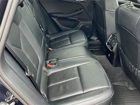 Used 2023 Porsche Macan Turbo image 15