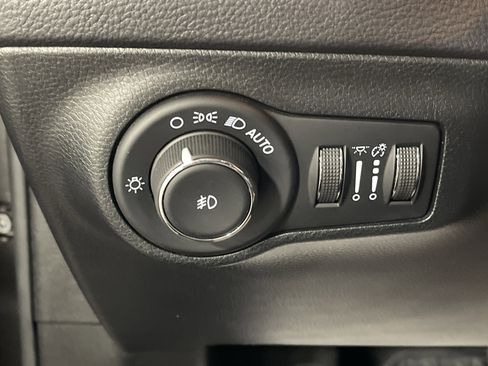 Used 2021 Jeep Compass Latitude w/ Convenience Group image 19