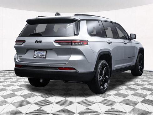 Used 2024 Jeep Grand Cherokee L Laredo image 13