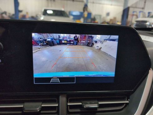 Used 2025 Chevrolet Trax LS w/ LS Convenience Package image 14