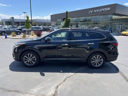 Used 2017 Hyundai Santa Fe SE AWD/4WD image 12