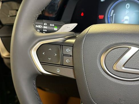 Certified 2025 Lexus RZ 450e w/ Technology Package image 33