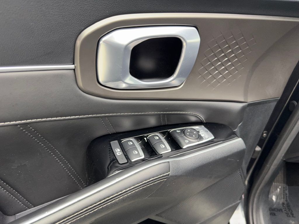 Used 2024 Kia Sorento SX FWD image 33