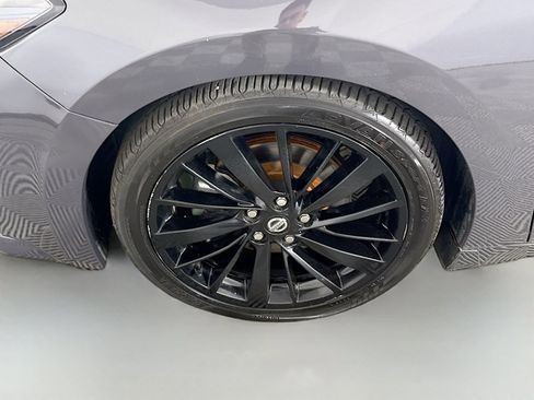 Used 2021 Nissan Maxima Platinum w/ 40th Anniversary Package image 38