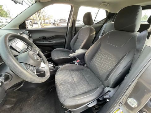 Used 2021 Nissan Kicks S image 23